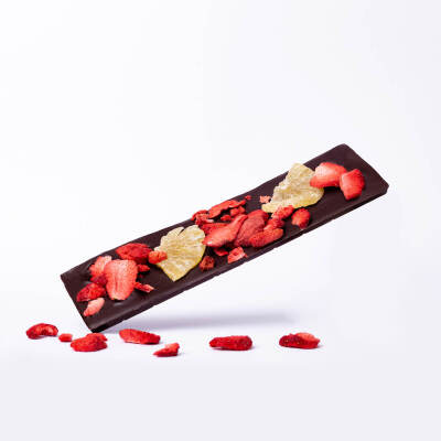 Tabliczka prawdziwej belgijskiej czekolady - deserowa z truskawkami i ananasem